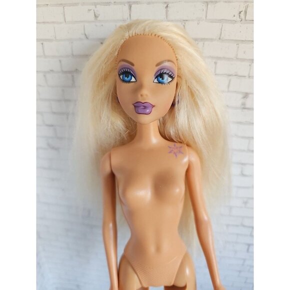 Mattel 2005 My Scene Kennedy Doll Birthday Club Shoulder Tattoo Barbie Fashion - Picture 1 of 3